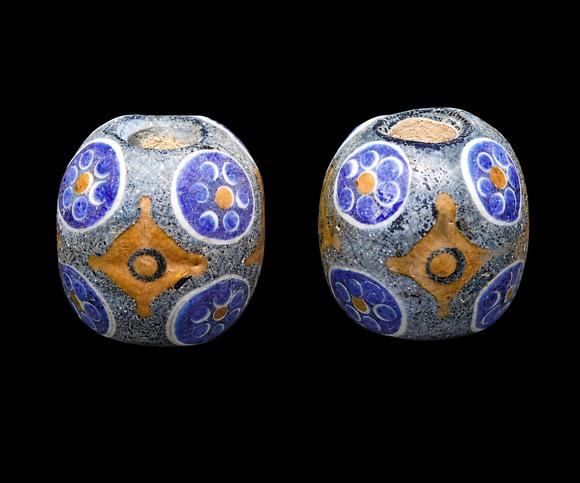 TajanSUITE DE DEUX PERLES
