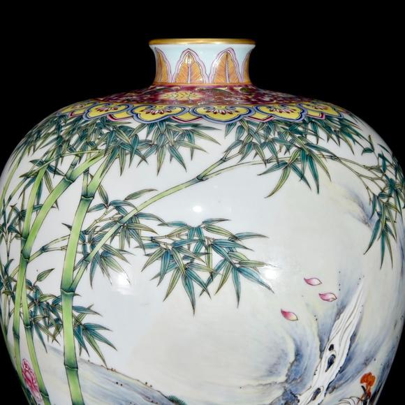 北京唐潮拍賣有限公司花鳥鶴紋梅瓶
