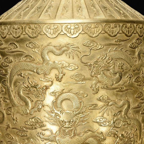 北京唐潮拍賣有限公司浮雕鎏金龍紋瓶