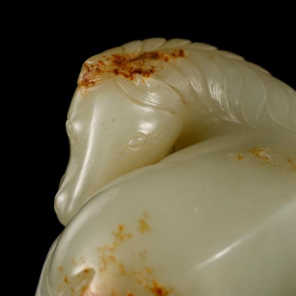 藝是拍賣明·帶皮和田玉雕回首臥馬擺件