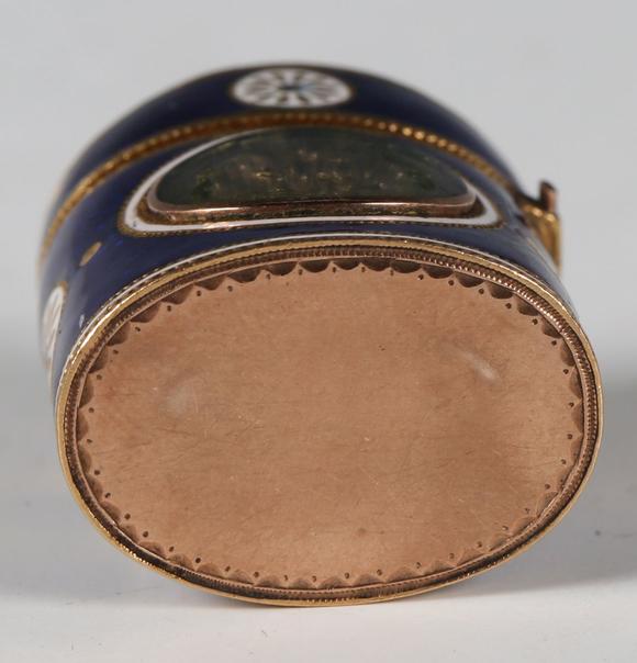 TooveysA fine late 18th/early 19th century gold and enamelled novelty pill/