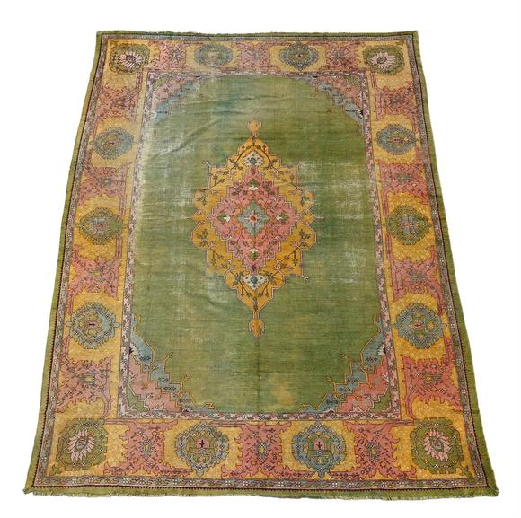 DreweattsAN USHAK CARPET