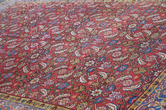 DreweattsA MAHAL CARPET, CIRCA 1880