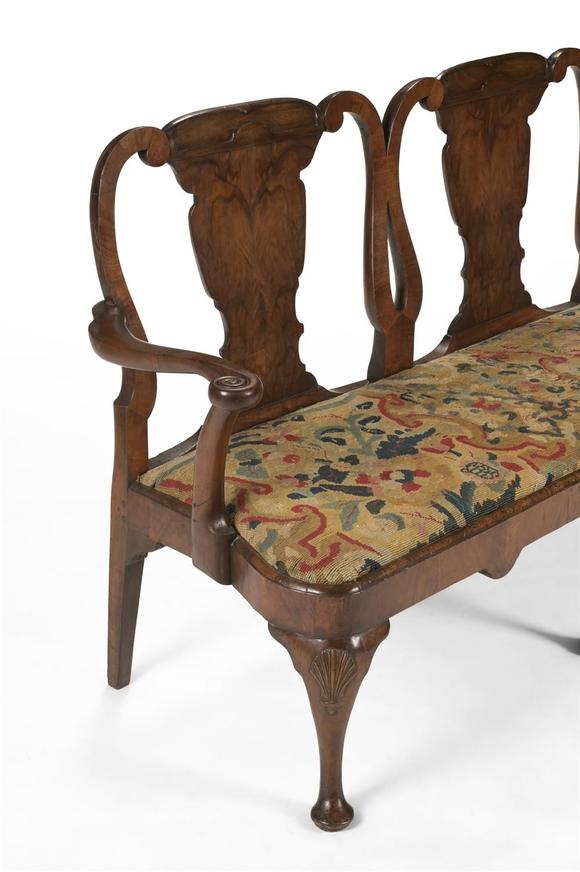 DreweattsA GEORGE II WALNUT SETTEE, CIRCA 1735