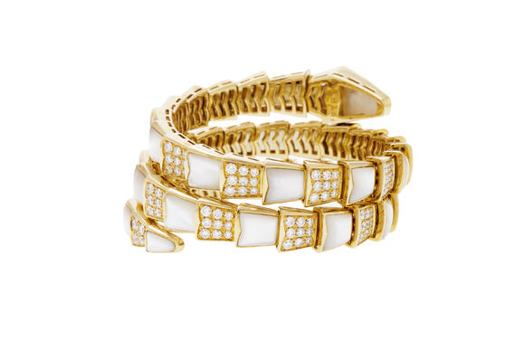 Piguet - H?tel des VentesBulgari, Serpenti Viper, bracelet or 750 orné de nacre blanche et serti de diamantsBulgari, Serpenti Viper, 750 gold bracelet embellished with white mother of pearl and set with diamonds