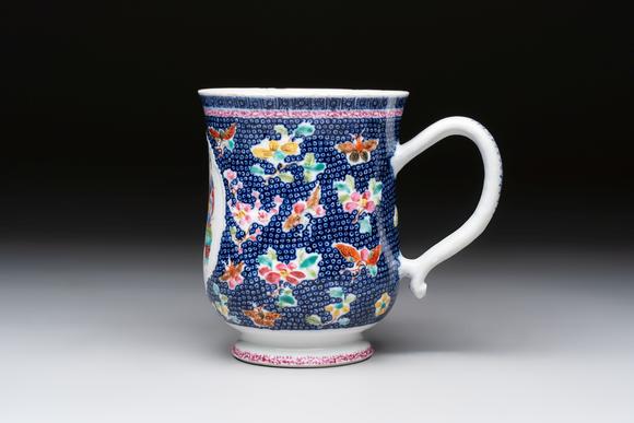 Rob Michiels AuctionsA Chinese Canton famille rose tankard with figural design, Qianlong