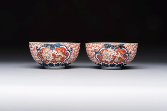 Rob Michiels AuctionsA pair of Japanese Imari 'Shishi Lions' bowls, Edo/Meiji, 19th C.
