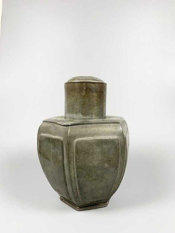 山東瑞蚨興拍賣錫四方茶葉罐 H：30.5cm 