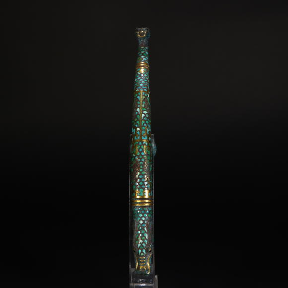 春和美術(shù)戰(zhàn)國 銅錯(cuò)金銀嵌綠松石龍首帶鉤