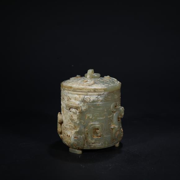 春和美術白玉漢高浮雕玉杯