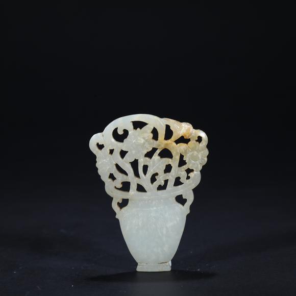 春和美術(shù)玉花籃一對(duì)