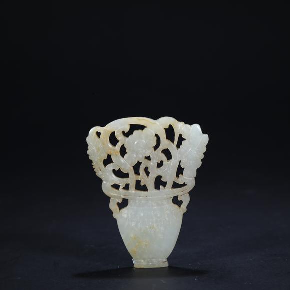 春和美術(shù)玉花籃一對(duì)