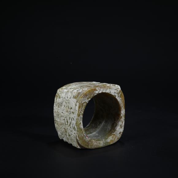 春和美術(shù)良渚獸面紋玉琮