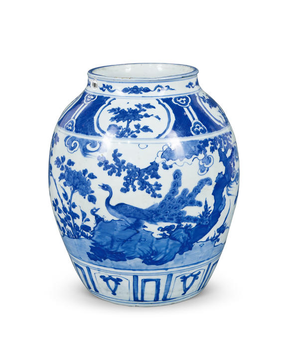 北京懋隆拍賣明 青花花鳥大罐