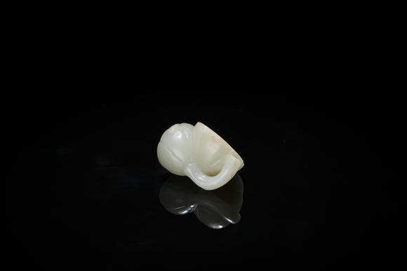 北京懋隆拍賣清 玉雙蓮蓬墜