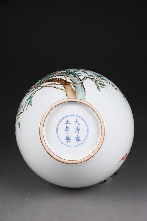 萬領(lǐng)國際粉彩福壽紋天球瓶