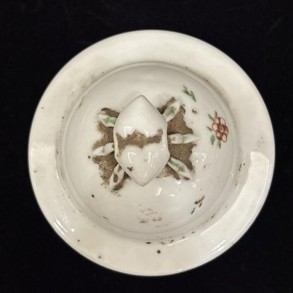 南京十竹齋粉彩花鳥紋壯罐兩件