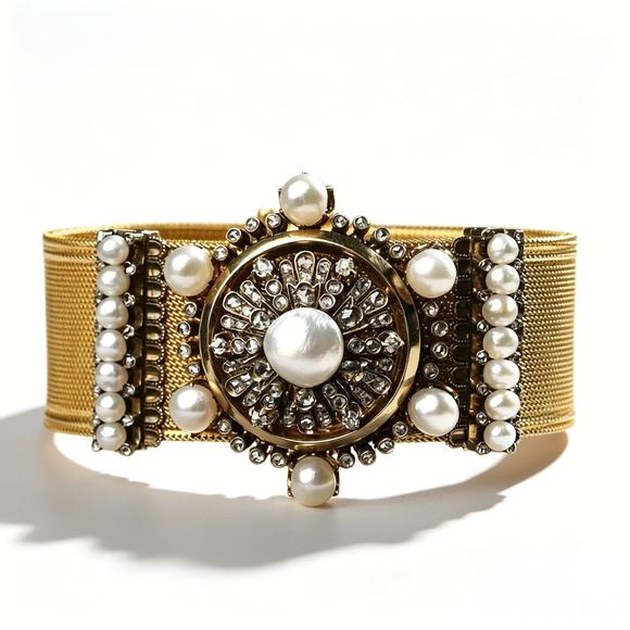 Horizontal EnchèreNapoleon III Bespoke Gold Mesh Natural Pearl & Diamond Parure