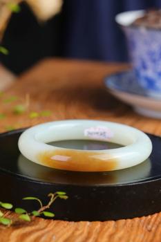腕間柔情·手鐲精品和田玉且末