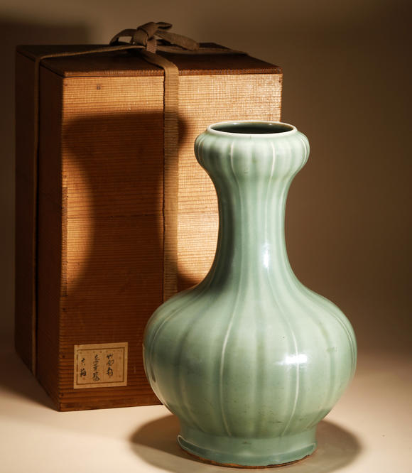 三杉美術(shù)|三杉美術(shù)2026年荷風(fēng)拾珍藝術(shù)品拍賣會(huì)清 豆青釉瓜棱蒜頭瓶