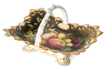 Lot 9 A CHAMBERLAIN'S WORCESTER PORCELAIN BASKET