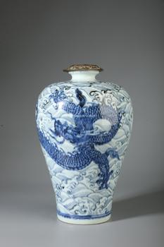 A Blue and White Porcelain Meiping Vase with Single Dragon Amid Ocean Waves, China, 14th–15th CE