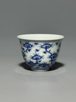 A Blue and White Lingzhi Ruyi Scroll Wine Cup, Double Blue Line Foot Rim, China, 18th century