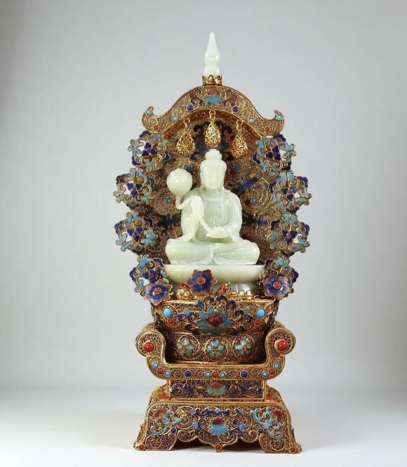 東京蕓術(shù)清 花絲鎏金和田白玉觀音一尊