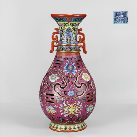 東京蕓術(shù)清乾隆 琺瑯彩趴花八卦轉(zhuǎn)心瓶