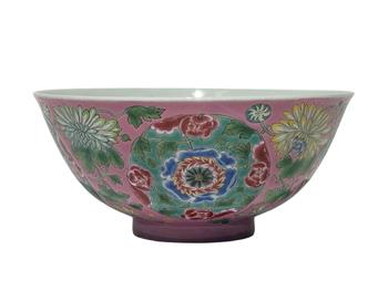 A Chinese nice enamel bowl, Qian Long Pr.