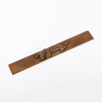 銅龍紋鎮(zhèn)紙