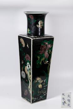 墨彩洞石花鳥紋四方尊