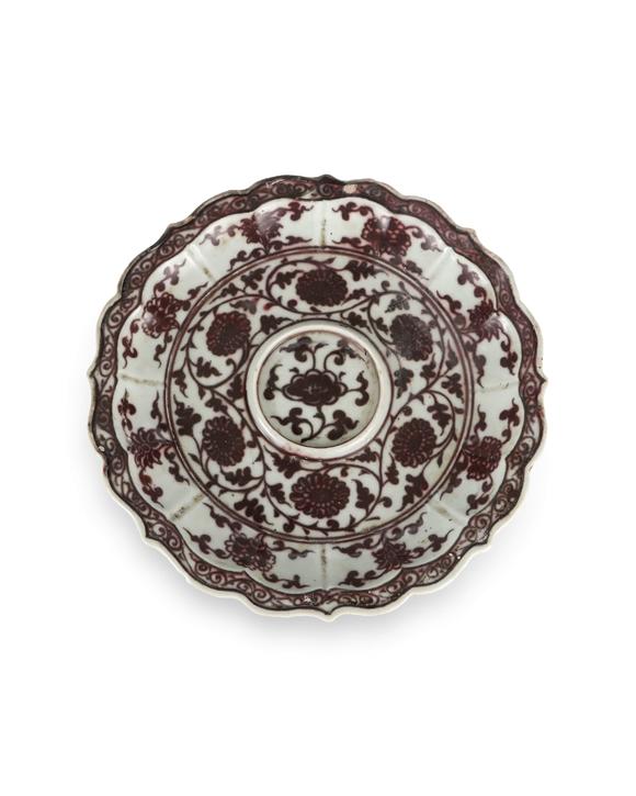 Cascade'sMing Hongwu Glazed Red Twisted Floral Rhombus Mouth Plate | 明洪武 釉裏紅纏枝花卉紋菱花口盤