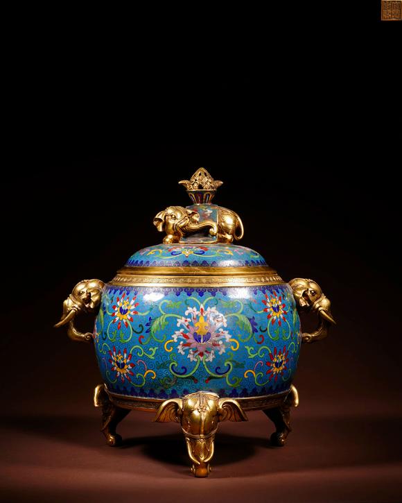Cascade'sQingganlong copper tire, twisted silk enamel, twined branches, lotus pattern, Taiping, elephant three-legged cover furnace | 清乾隆 銅胎掐絲琺瑯纏枝蓮紋太平有象三足蓋爐