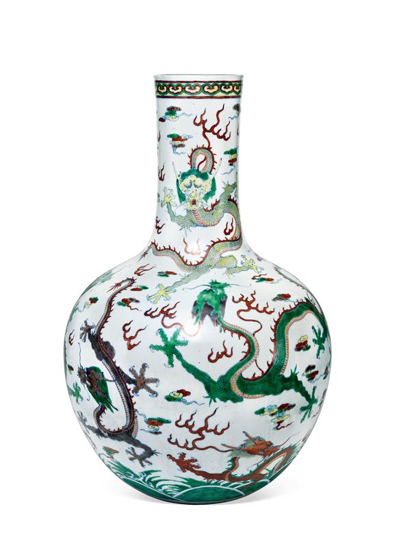 華藝國(guó)際|華藝2026春季拍賣(mài)會(huì)清18世紀(jì)  斗彩云龍紋天球瓶