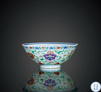 清雍正  斗彩西洋花卉紋碗