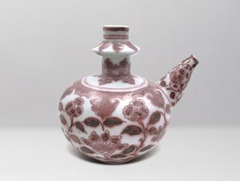 明  釉里紅花卉紋君持壺