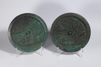 銅山水人物紋鏡（一對）