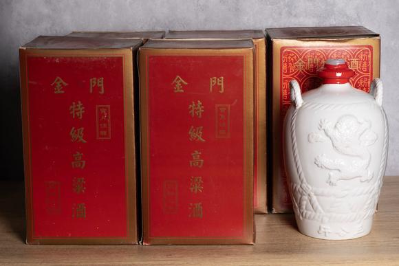 東京中央沐春堂拍賣(mài)金門(mén)罈裝特級(jí)高梁酒 三公升 共五罈