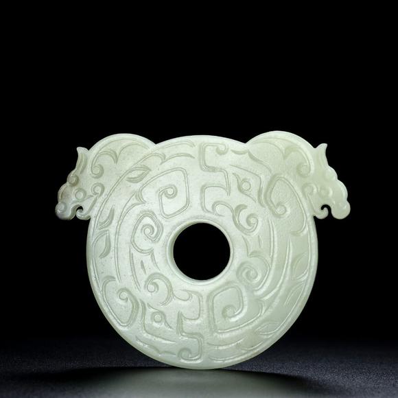 東京蕓術(shù)舊藏雙龍玉璧