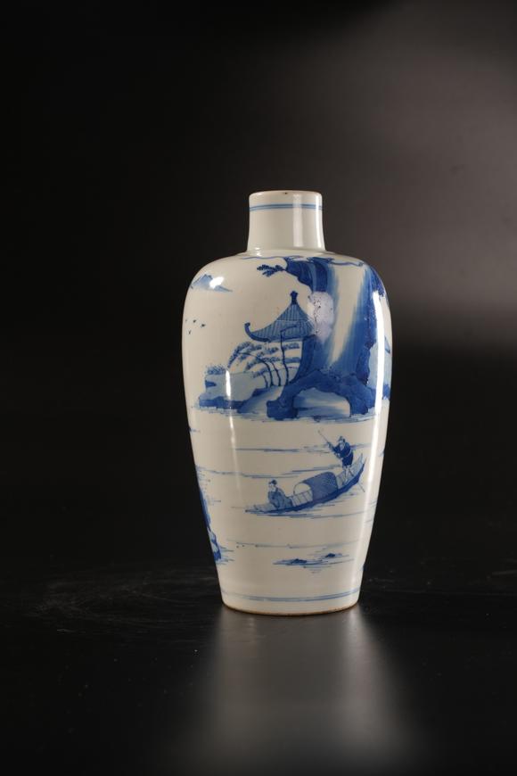 成化年製 底款 清時代 青花染付 小瓶 梅花文 中国古董品 成化年製 底款 清時代 青花染付 小瓶 梅花文 中国古董品 中国明時代