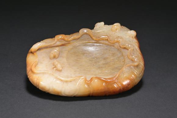 三杉美術(shù)籽玉硯臺(tái)