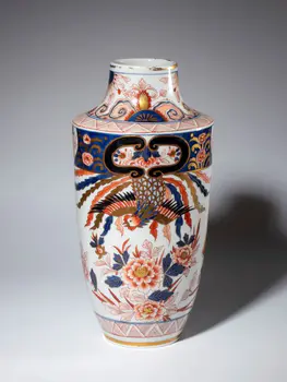 A porcelain vase painted with red, blue, and gold enamels and decorated in the Kutani style. Europe, 20th century.