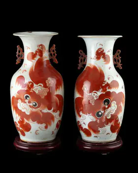 Pair of enamel-painted porcelain vases, China, Qing dynasty (1644-1912), 19th century