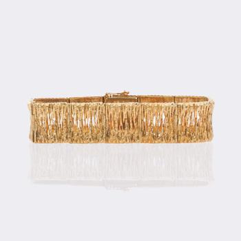 Vintage gold bracelet.