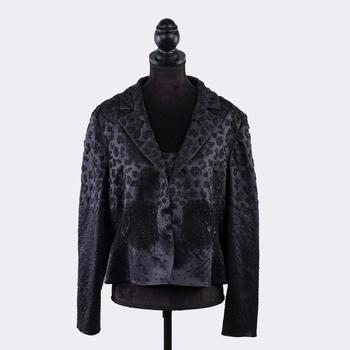 Valentino Garavani. Boutique Blazer With Faux Pearls.