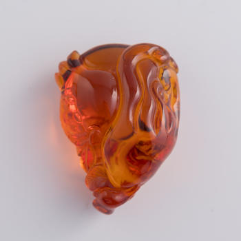十九世紀(jì) 琥珀三多掛墜  A Chinese amber 'Three Abundances' pendant