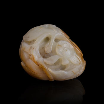 十九世紀(jì) 白玉荷塘清趣掛墜  A Chinese white jade 'lotus pond' pendant