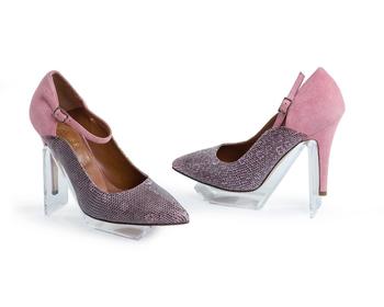 Malone Souliers.

A brand-new heeled pump, of fuchsia calfskin pri