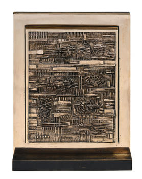 Arnaldo Pomodoro (1926-2025),  Tavola dei segni , 1960, bronze en bas relief, signé, 64,2x47,6x12,9 cm (avec socle)